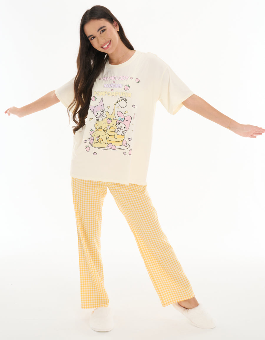 Short Sleeve Tee and Pants Pajama Set in Light Yellow